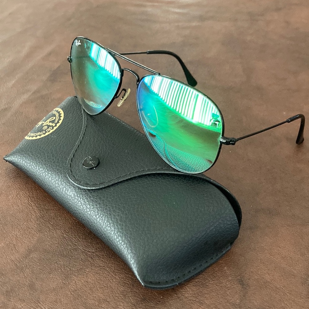 Ray-Ban Black/Green-Blue Mirror Lens Aviator Sunglasses